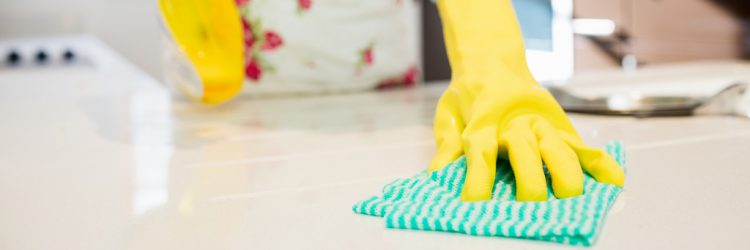 Как правильно использовать моющие средства для уборки помний?